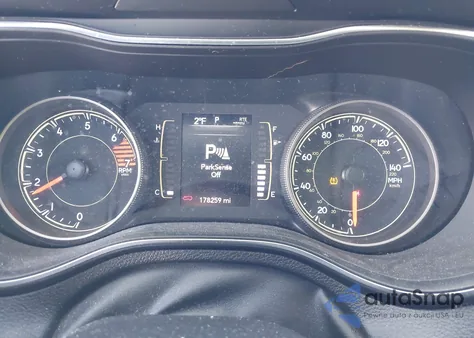 2019 Jeep Cherokee Latitude Plus 4X4 из США, поврежденный, VIN 1C4PJMLB0KD429859